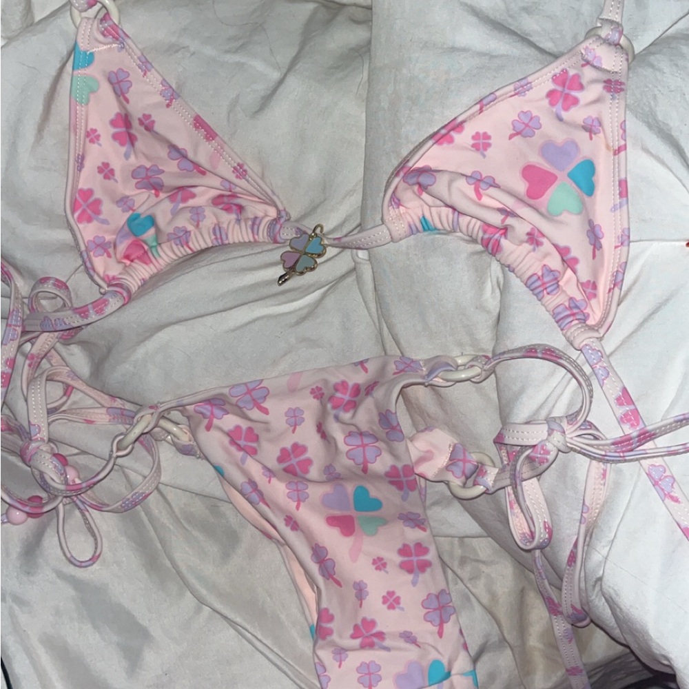 Swimsuits - Picture 2 of 5